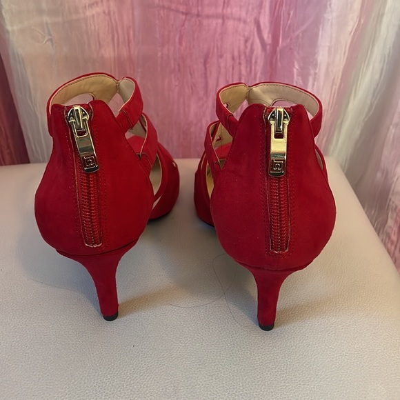 Liz Claiborne red heels, straps, dressy, zipper back, size 8.5 - Picture 6 of 8